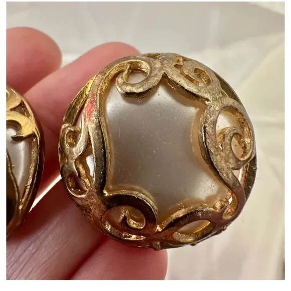 Gold tone and white circle clip on earrings - Picture 7 of 8